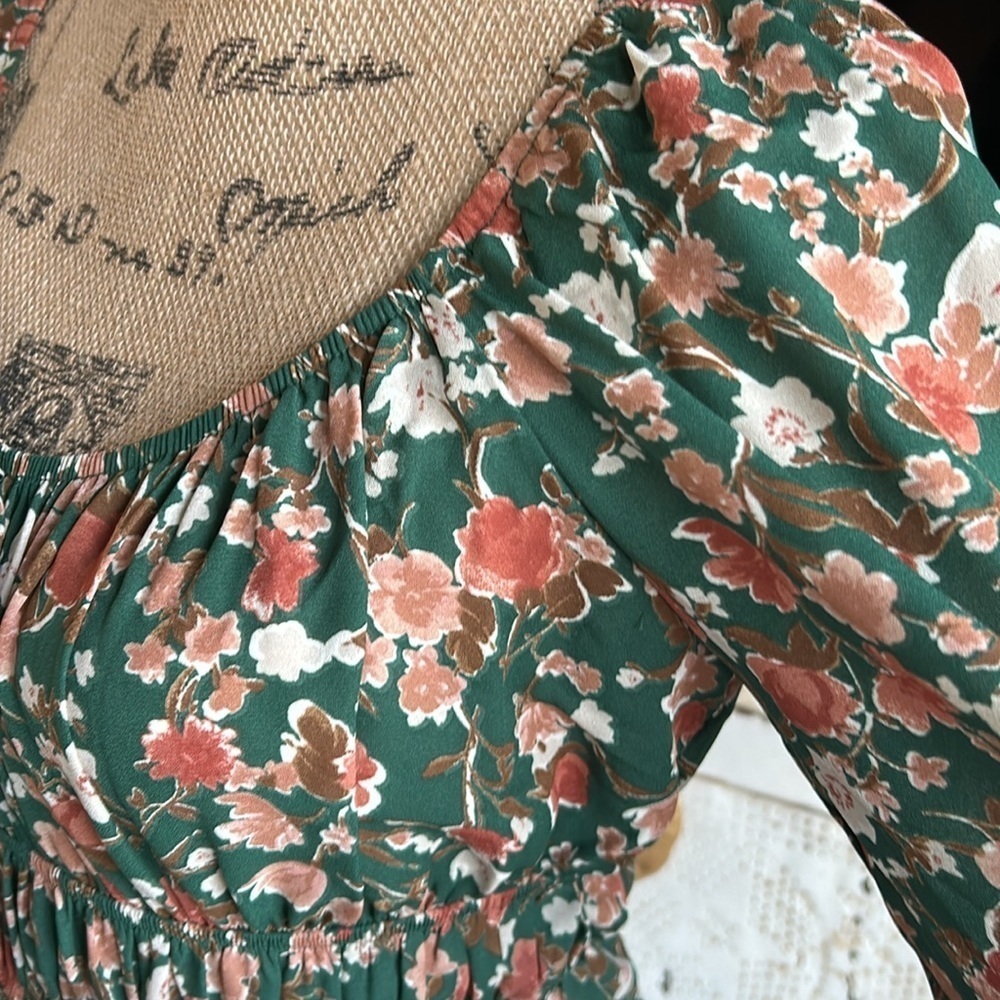 MINE hunter green floral smocked top cropped long sleeve tie at bust scoop back - Picture 5 of 15